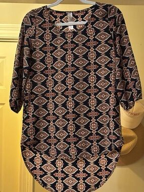 Yahada USA Geometric Print High Low Blouse Small Navy Boho 3/4 Sleeve Top